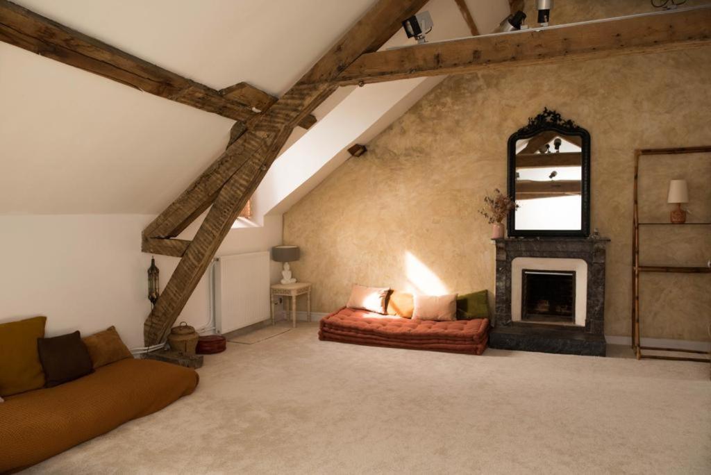 Maison D'Hotes La Doucelle Culture Et Bien-Etre Lignieres-Orgeres Екстер'єр фото