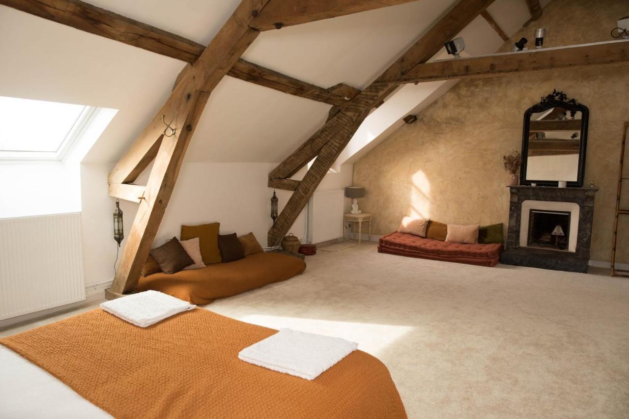 Maison D'Hotes La Doucelle Culture Et Bien-Etre Lignieres-Orgeres Екстер'єр фото