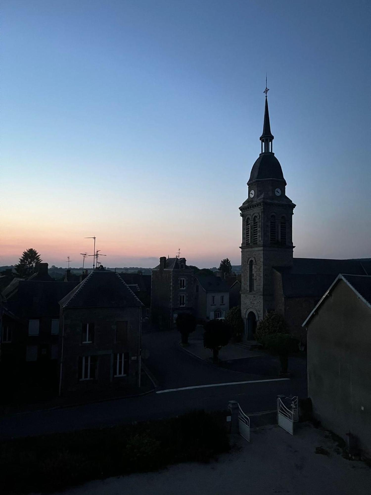 Maison D'Hotes La Doucelle Culture Et Bien-Etre Lignieres-Orgeres Екстер'єр фото