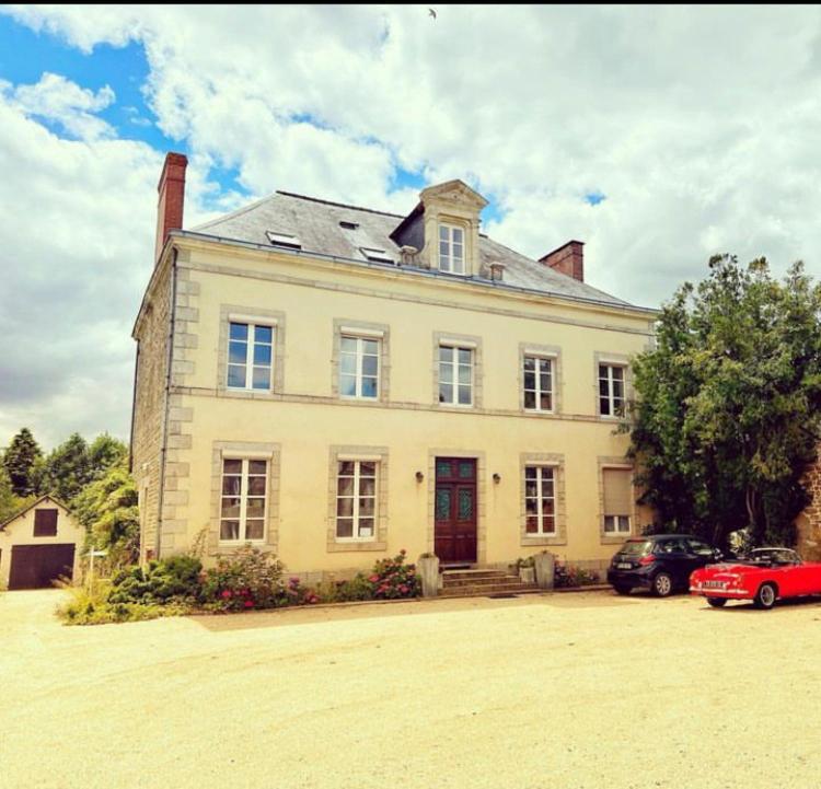 Maison D'Hotes La Doucelle Culture Et Bien-Etre Lignieres-Orgeres Екстер'єр фото